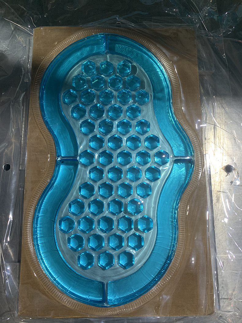 左右滑臺(tái)高周波熔斷機(jī)壓硅膠醫(yī)護(hù)枕頭